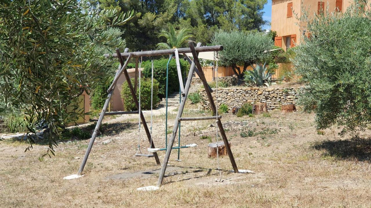 Vila Terres Du Baguier Ceyreste Exteriér fotografie